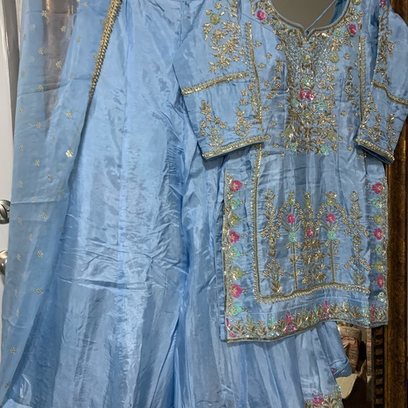 Hand work Sharara suit - Picture 2 of 6
